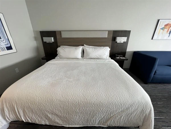 Giường cỡ Queen HIE dành cho khách sạn